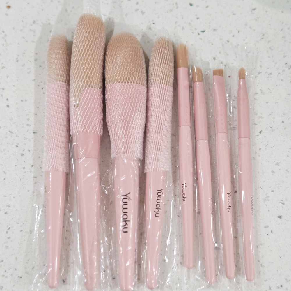Yuwaku Pink Makeup Brush Set